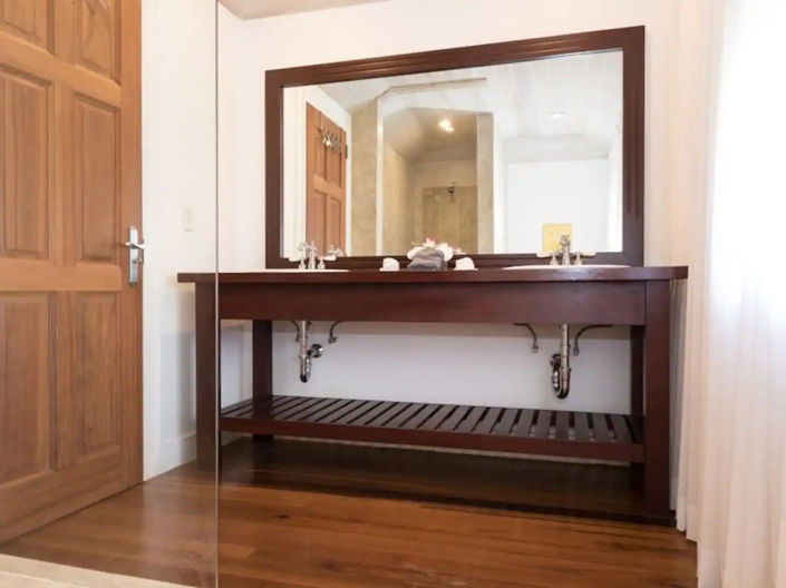 Image No.12-4 Bed Townhouse for sale