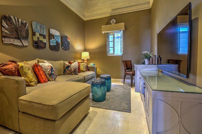 Image No.14-6 Bed Property for sale