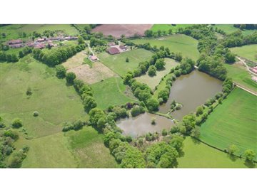 Propriété de 10 chambres à vendre à Confolens