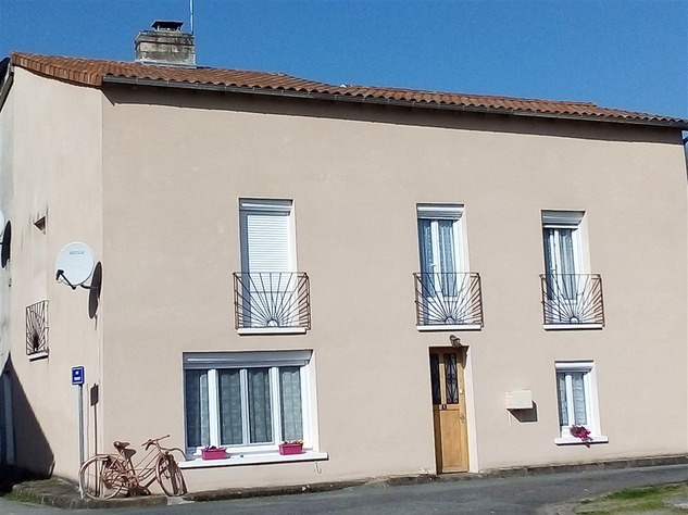 Image No.1-4 Bed House for sale