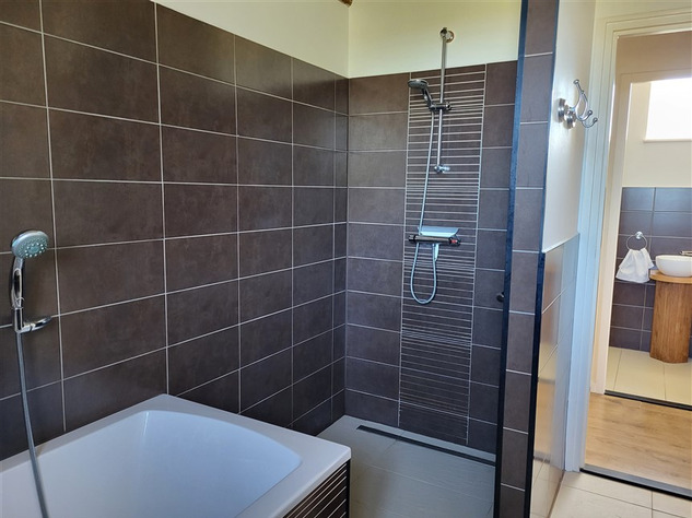 Image No.7-14 Bed House for sale