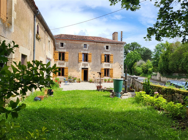 Image No.1-Propriété de 5 chambres à vendre à Luchapt