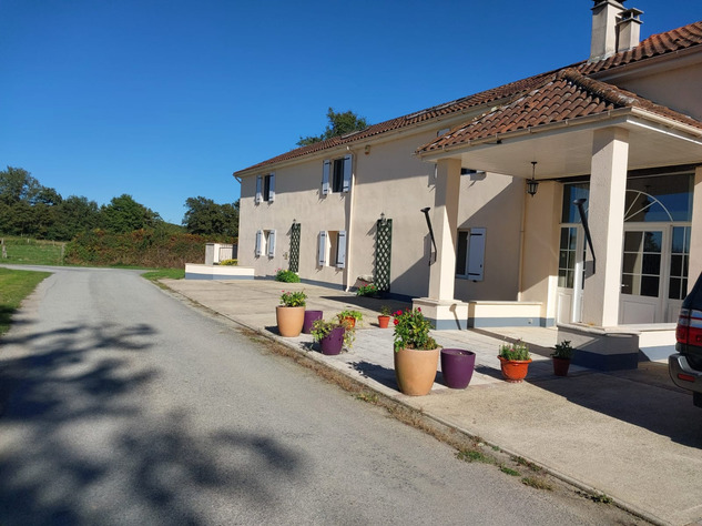 Image No.1-Propriété de 6 chambres à vendre à Le Dorat