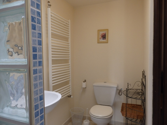 Image No.23-6 Bed Property for sale