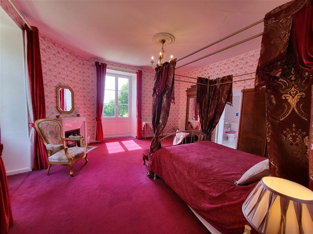 Image No.16-9 Bed Chateaux for sale