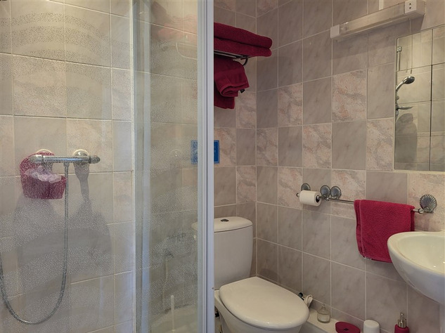 Image No.19-9 Bed Chateaux for sale