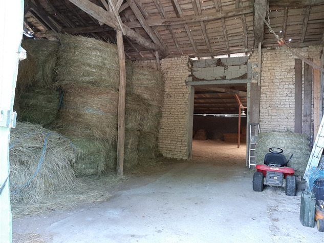 Image No.36-9 Bed Chateaux for sale