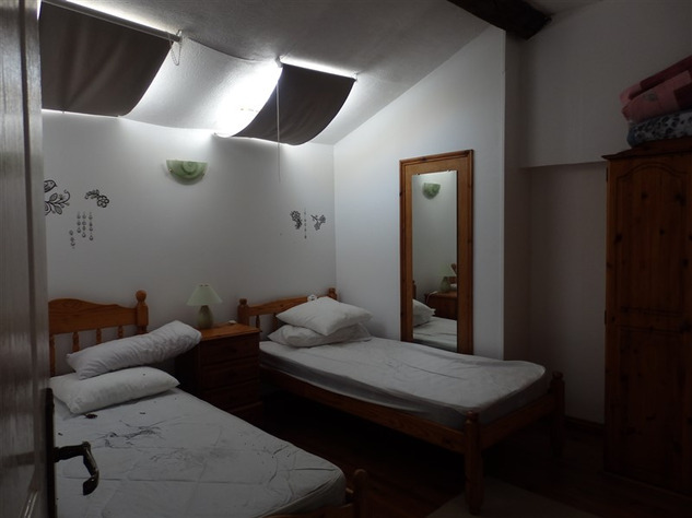 Image No.33-9 Bed Chateaux for sale