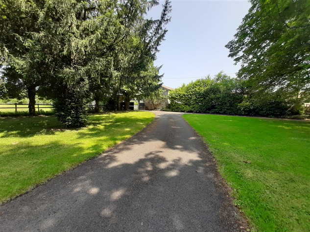 Image No.40-9 Bed Chateaux for sale