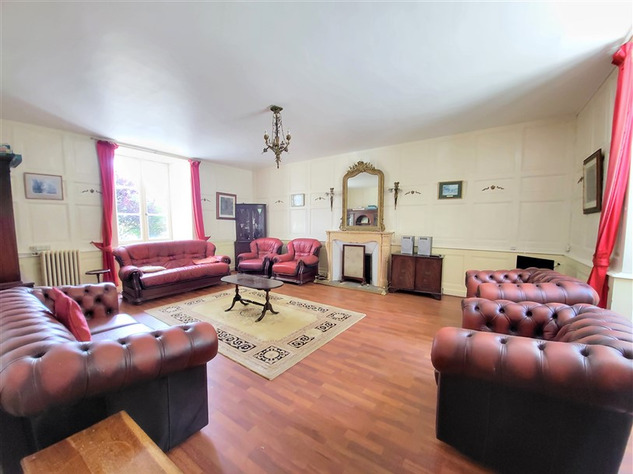 Image No.9-9 Bed Chateaux for sale