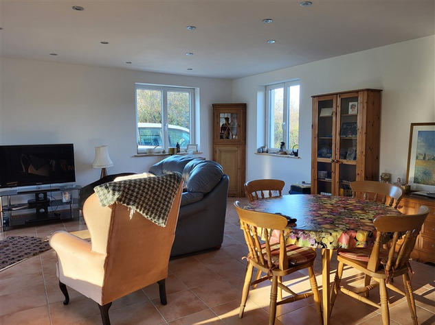 Image No.6-3 Bed House for sale