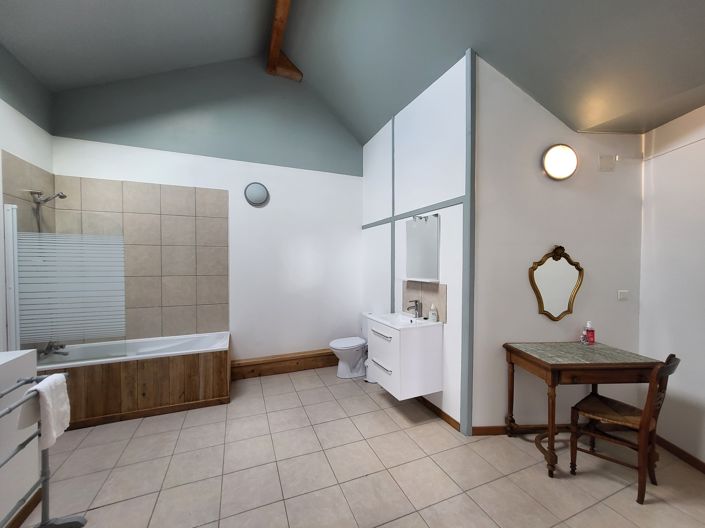 Image No.20-5 Bed House for sale