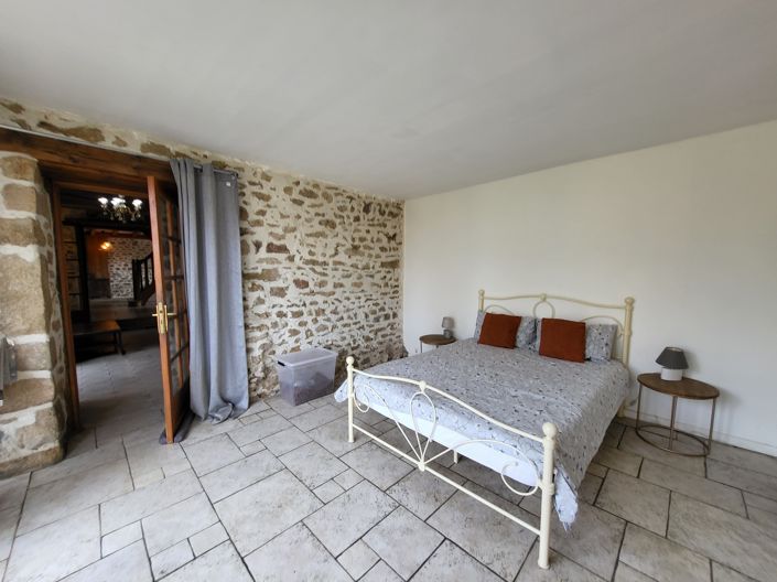 Image No.5-5 Bed House for sale