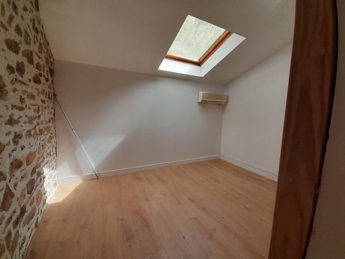 Image No.11-2 Bed Country House for sale