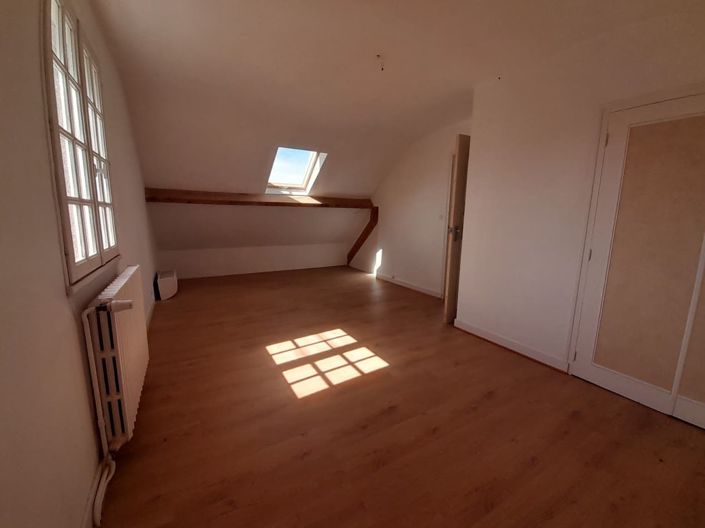 Image No.5-3 Bed Property for sale