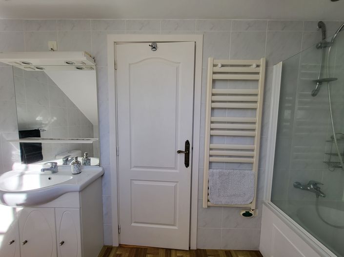 Image No.9-3 Bed House for sale