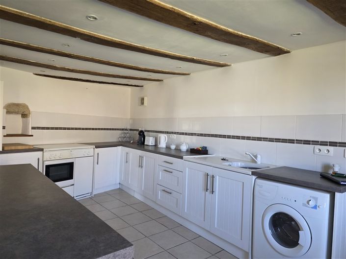 Image No.11-5 Bed House for sale