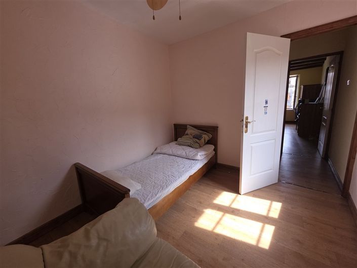 Image No.9-2 Bed House for sale