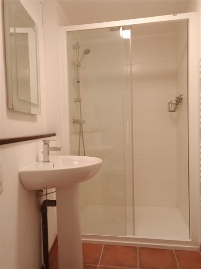 Image No.5-2 Bed House for sale