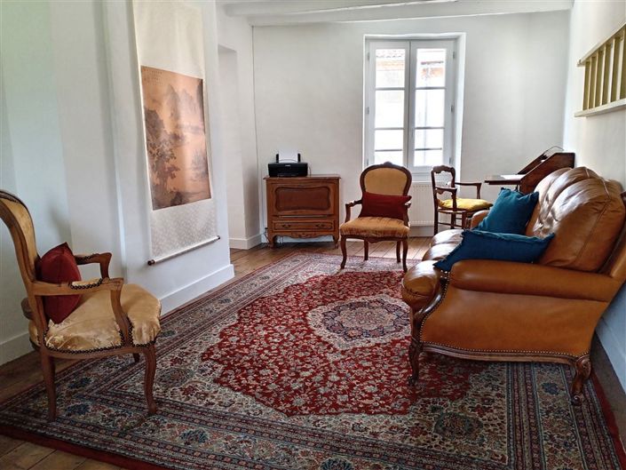 Image No.9-2 Bed House for sale