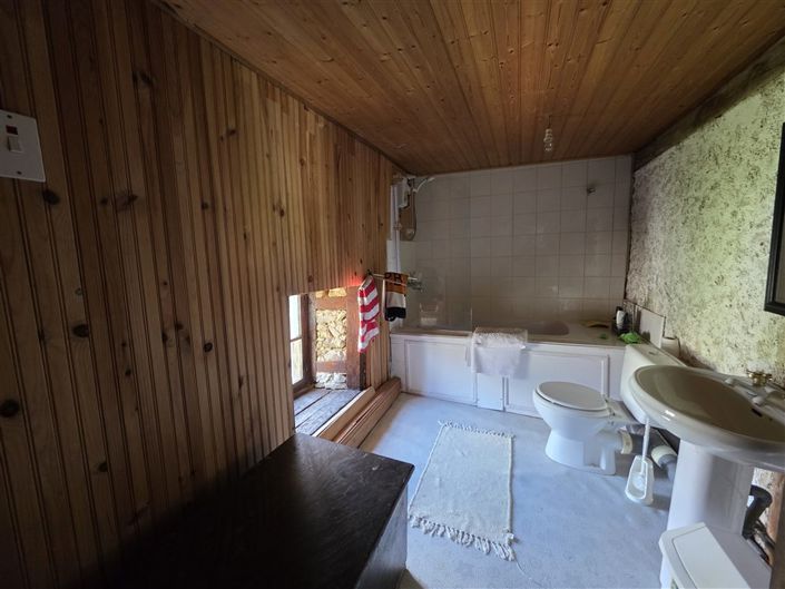 Image No.24-5 Bed House for sale