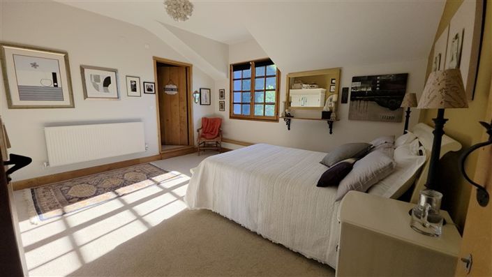 Image No.20-5 Bed House for sale