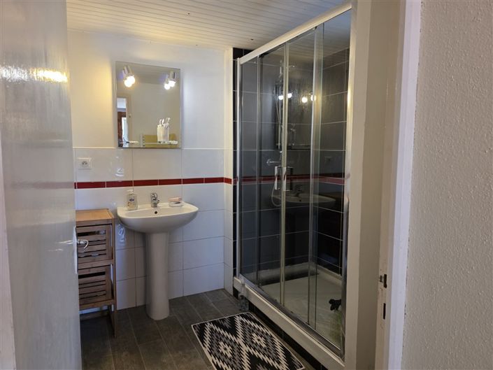 Image No.7-2 Bed House for sale