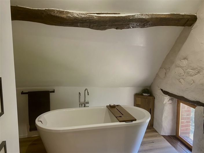 Image No.10-6 Bed House for sale