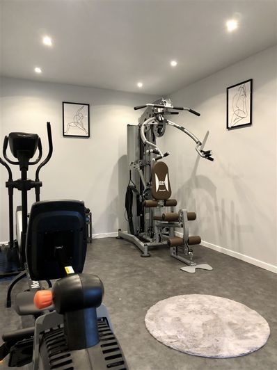 Image No.20-6 Bed House for sale