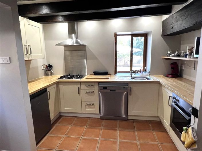 Image No.23-6 Bed House for sale