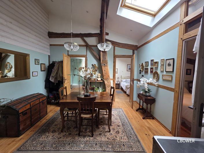 Image No.6-6 Bed House for sale