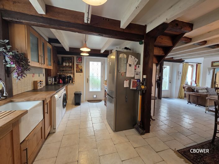 Image No.8-6 Bed House for sale