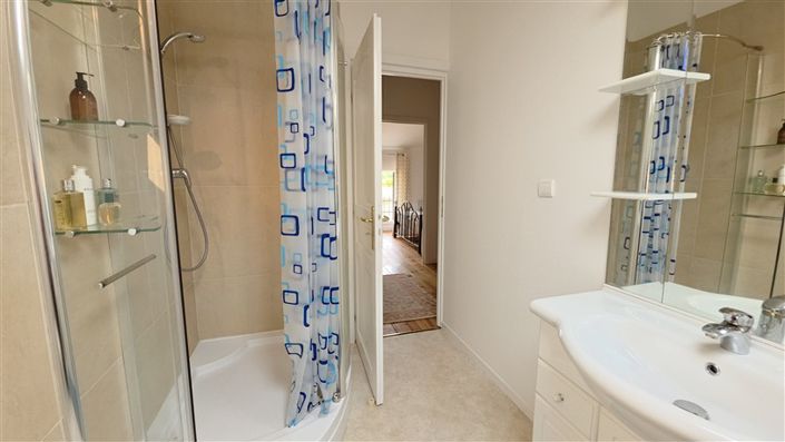 Image No.7-11 Bed House for sale