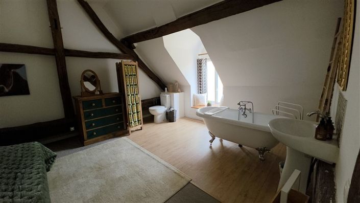 Image No.21-11 Bed House for sale