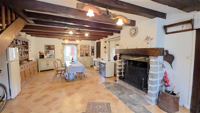 Image No.2-3 Bed Country House for sale