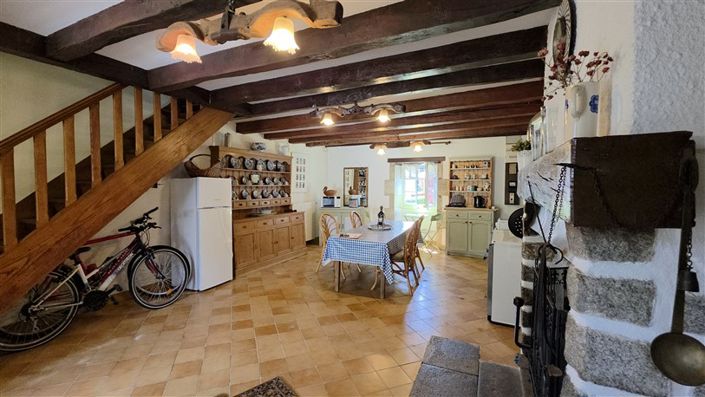 Image No.6-3 Bed Country House for sale