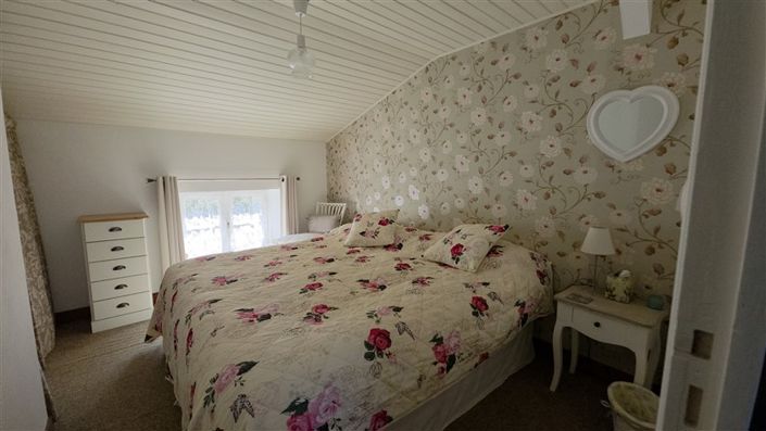 Image No.12-2 Bed House for sale