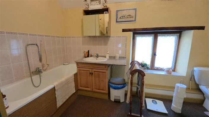 Image No.10-3 Bed House for sale