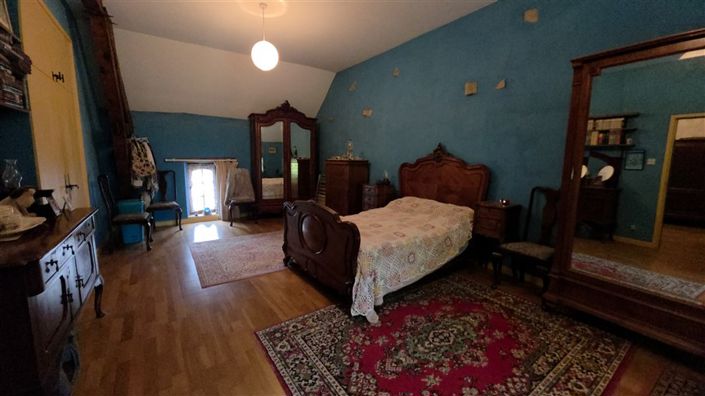 Image No.11-3 Bed House for sale