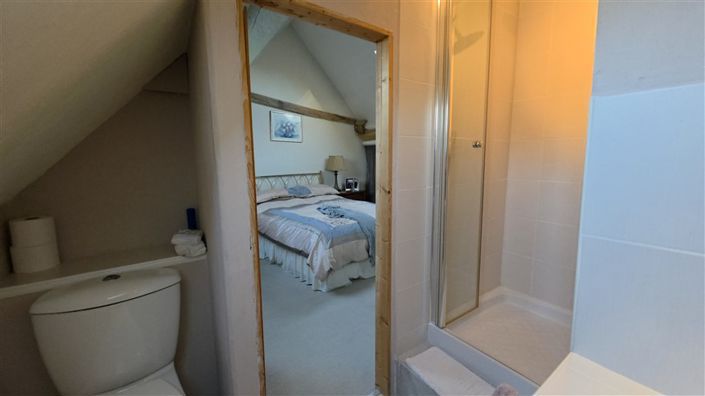 Image No.17-3 Bed House for sale