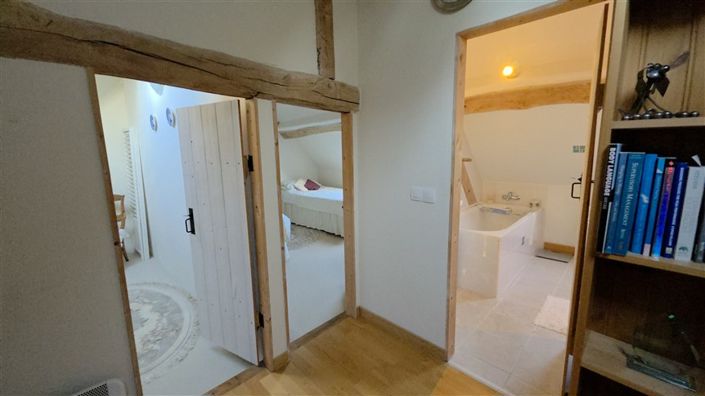 Image No.18-3 Bed House for sale