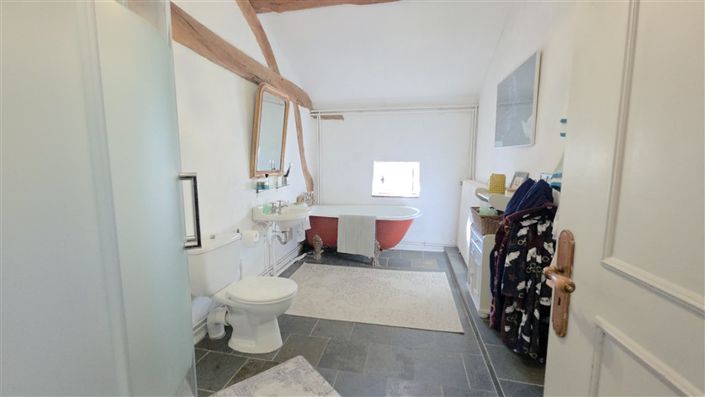 Image No.15-6 Bed House for sale