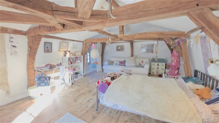 Image No.16-6 Bed House for sale