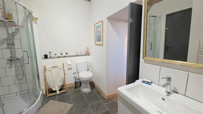 Image No.20-6 Bed House for sale