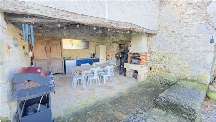 Image No.31-6 Bed House for sale