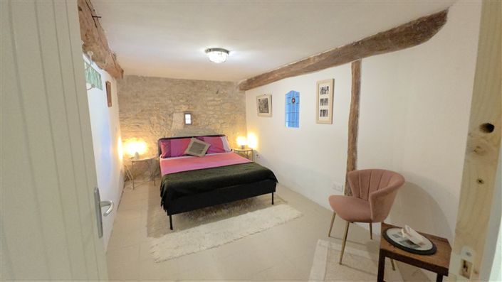 Image No.30-6 Bed House for sale