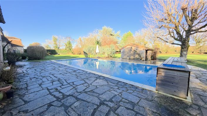 Image No.36-6 Bed House for sale