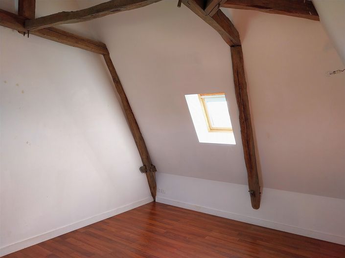 Image No.7-7 Bed House for sale