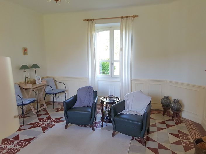 Image No.2-4 Bed House for sale