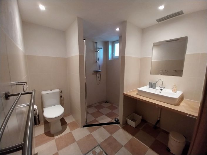 Image No.11-5 Bed House for sale